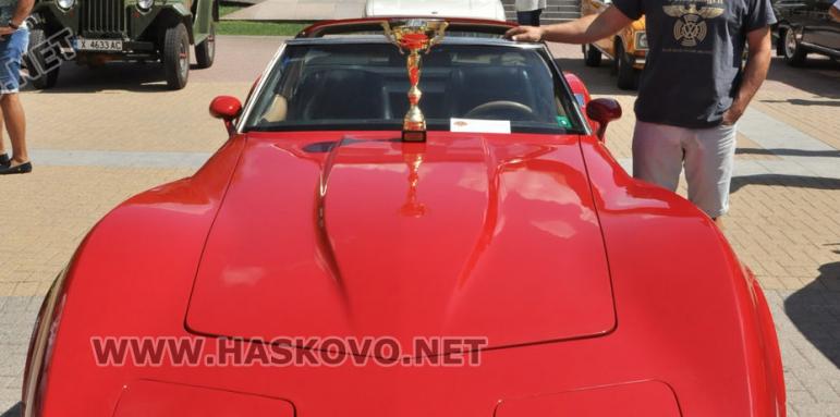 Шевролет Корвет хит на ретропарада